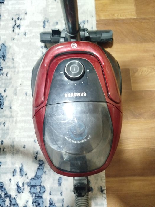 Продаются 2 пылесоса Самсунг и Бошш