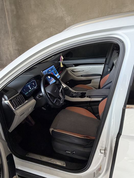 BYD chempion 605 sotiladi