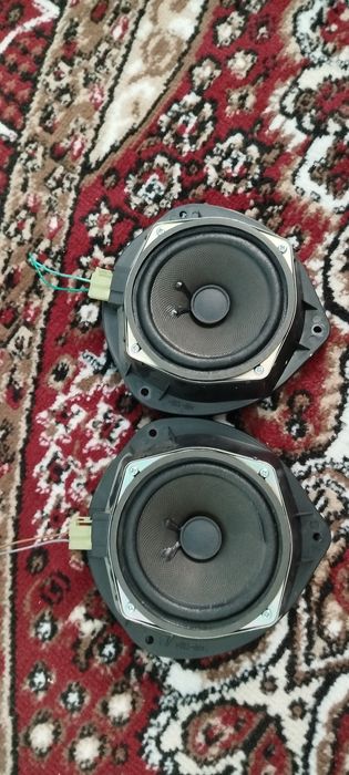 Продам заводской монитор , и завод колонки перед и задние