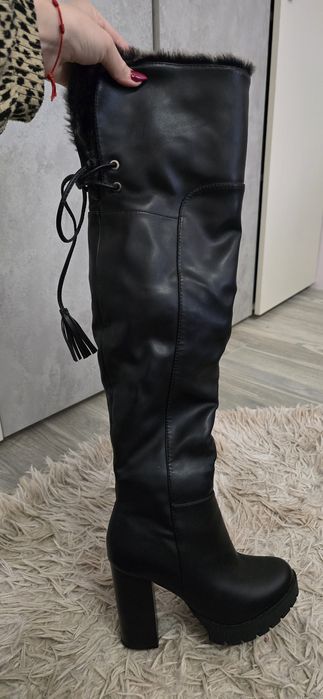 Кожени чизми на ток