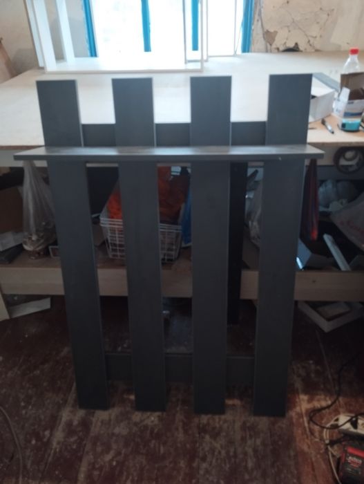 Продам вешалки настенные новые