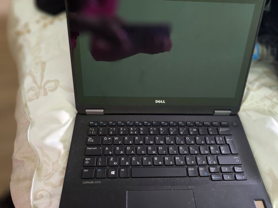 Dell Latitude E7270 лаптоп