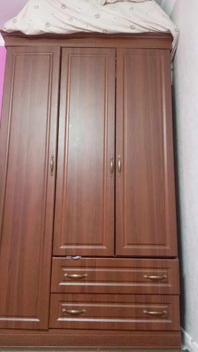 Продам Шифоньер ШКАФ  130*2,20