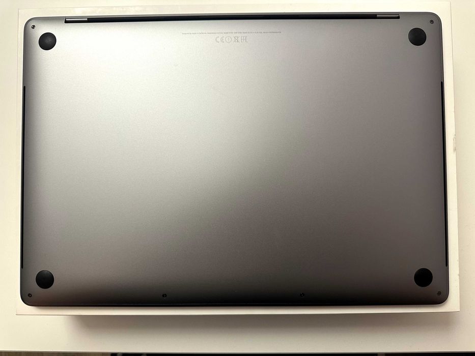 Macbook Pro 15 - 2017 i7 2.8 GHz, 16 GB RAM 256 GB | 1 TB SSD Touchbar