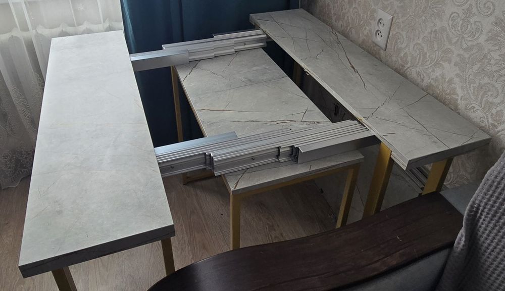 ПРОДАМ стол-консоль трансформер