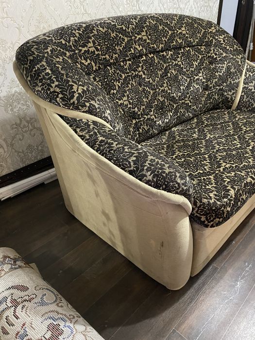 Диван в хорошем состяний