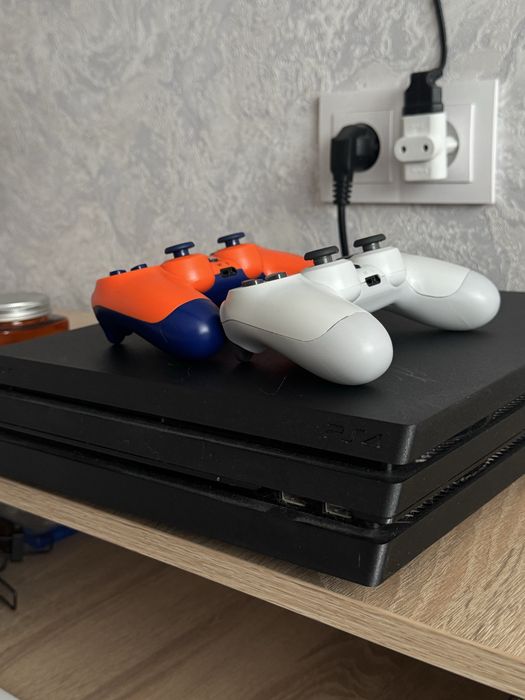 Продам PlayStation 4pro