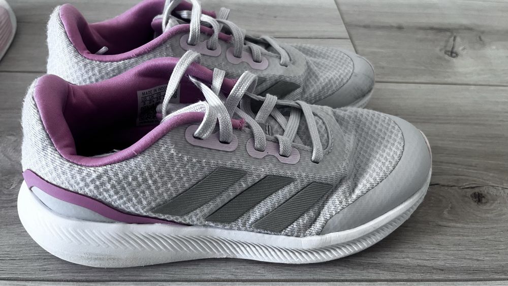 Маратонки за момиче adidas ,сандали adidas