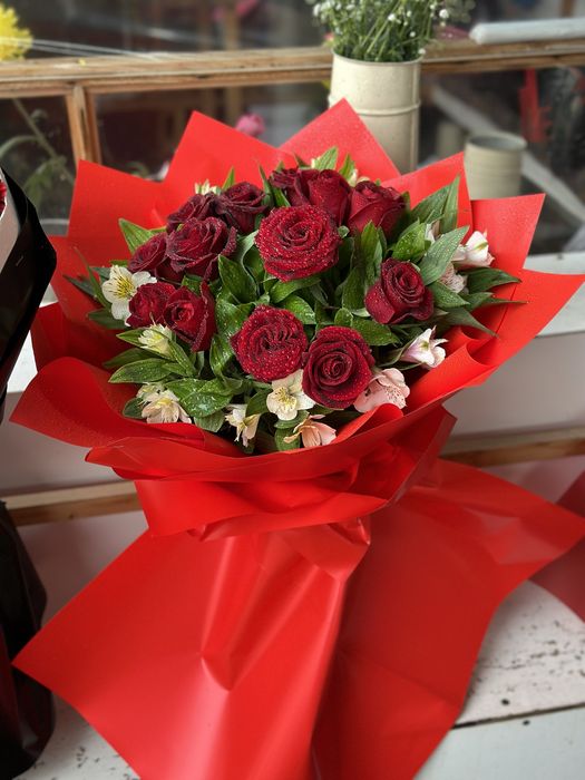 Buket gullar kelin gul pion roza dostavka