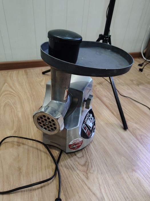 Продам электромясорубку