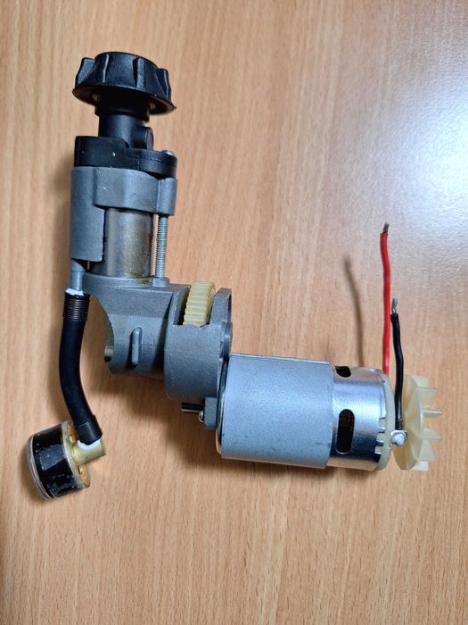 Compresor auto cu piston la 12 volti
