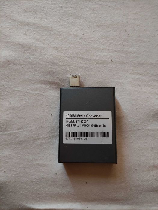 Гигабитов медия конвертор STI-2200A + адаптер