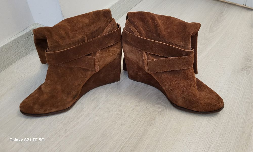 Vand cizme din piele intoarsa nr 38