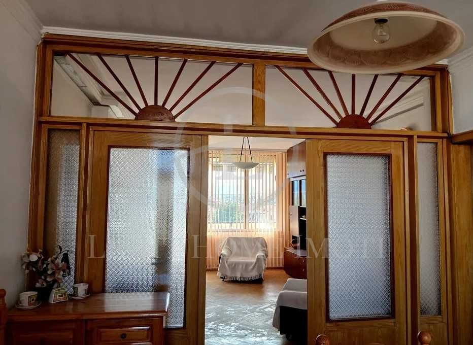 Продава се Тристаен апартамент в Пловдив, Кючук Париж - 135 кв.м за 1111 €/кв.м - Снимка #2