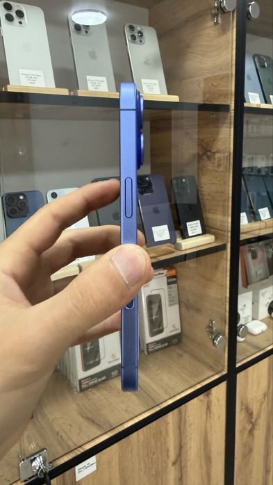 iPhone 16