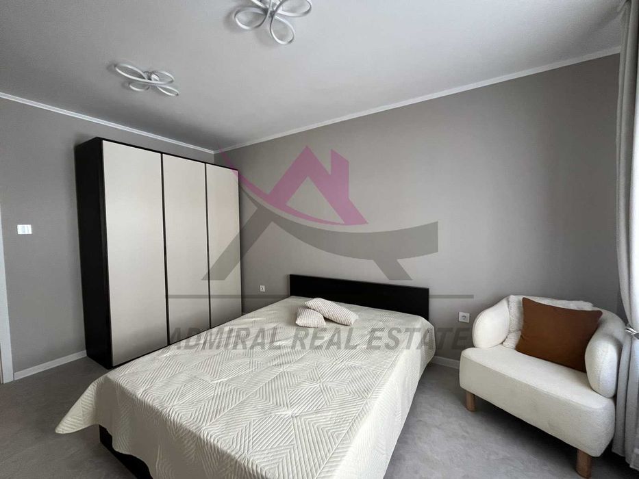 Страхотен тристаен -Лятно кино