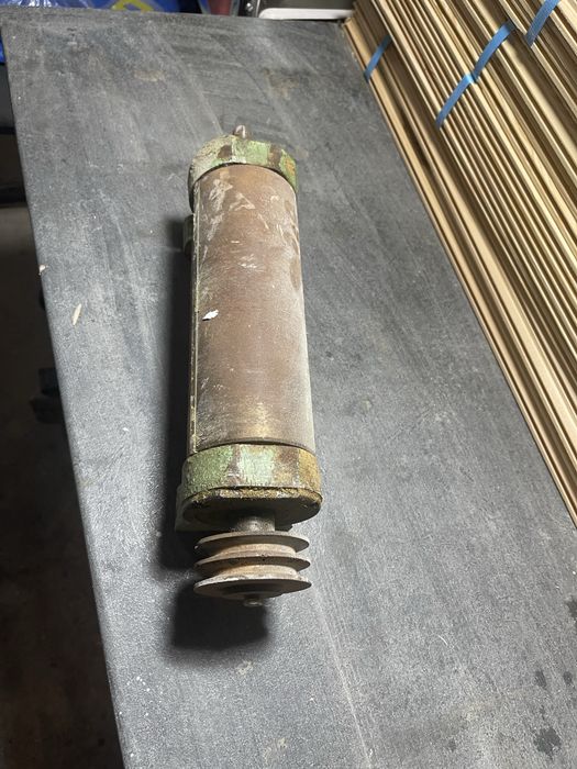 Продава се  Вал за абрихт