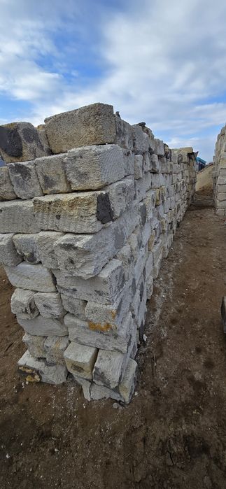 Продам б/у ракушняк находится на кирпичном