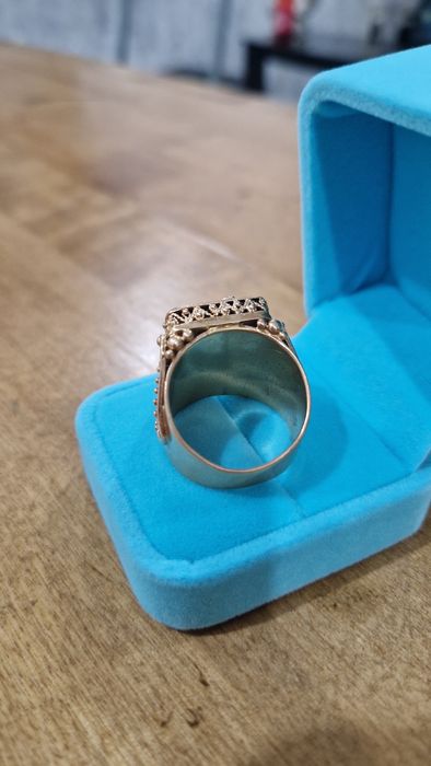 Продам золото 585 пробы.