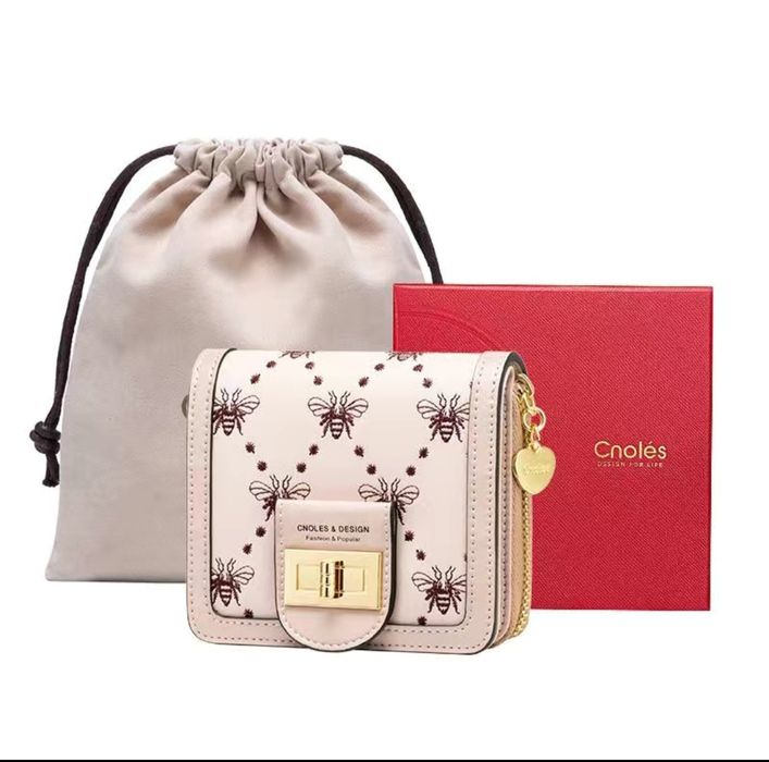 В наличии кошелёк