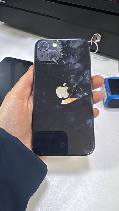 Продам айфон 13 128. Срочно