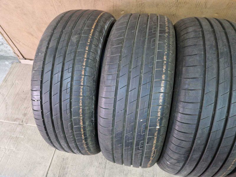 4 Goodyear R17 215/55 летни гуми DOT4720