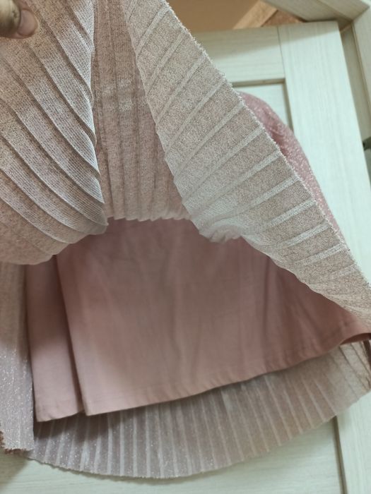 Продам симпатичную юбку на девочку