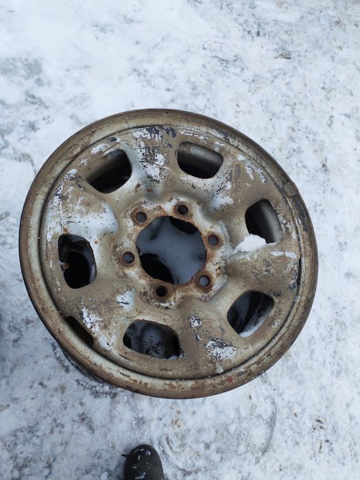 Оригинальных R15 дисков для Тойота Хайлукс