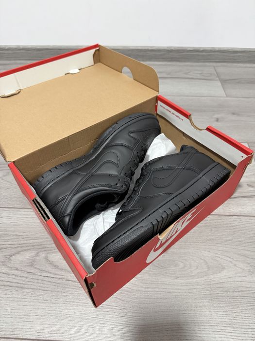 Nike Dunk Low Triple Black