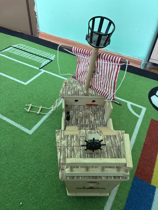 Голям пакет детски играчки – коли, роботи, плюшени, пиратски кораб