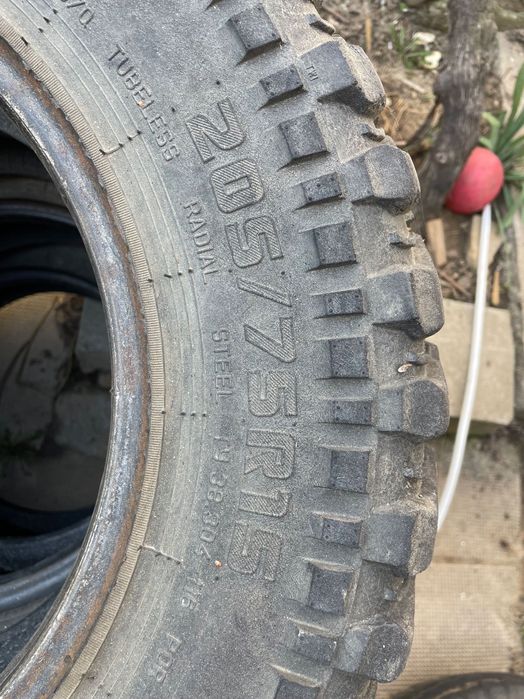 Продавам гуми 205/75/15 50€