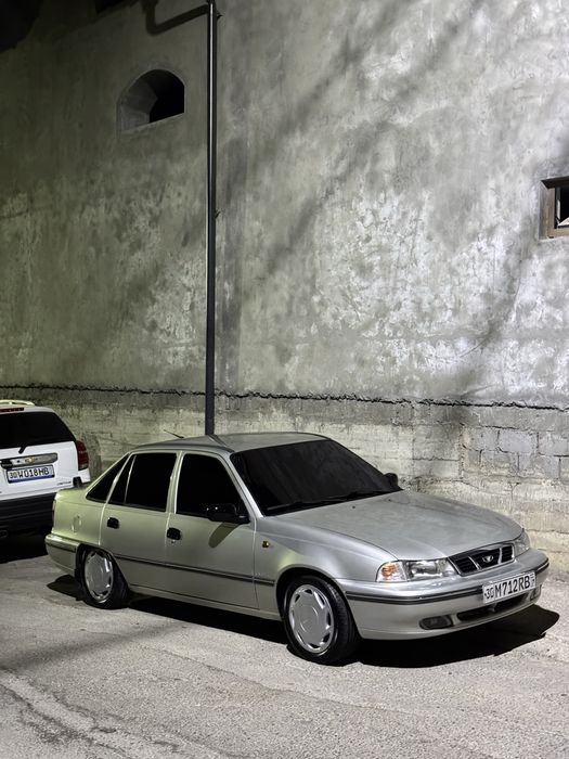 Nexia 1 2007 sotiladi