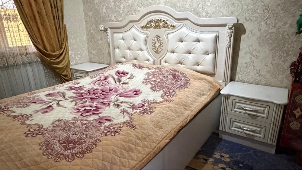 Спальный гарнитур