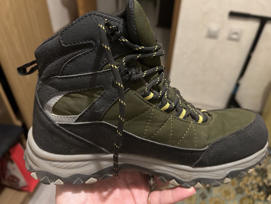 Продам детскую обувь