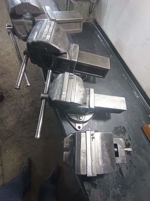 Продам тиски слесарные и станочные