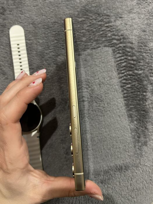 Samsung Galaxy S 24 Ultra и Galaxy Watch 7