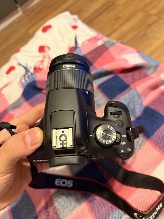 Продам Canon EOS 2000D EF-S 18-55 III/Kit