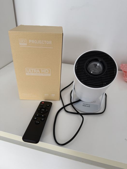 Нов проектор за стена HY300 Ultra HD
