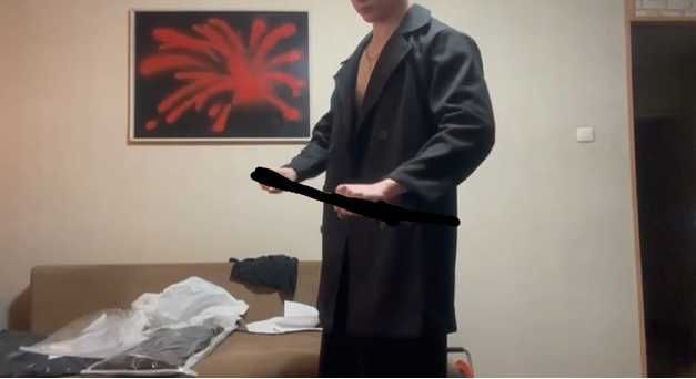 черное пальто выше колена