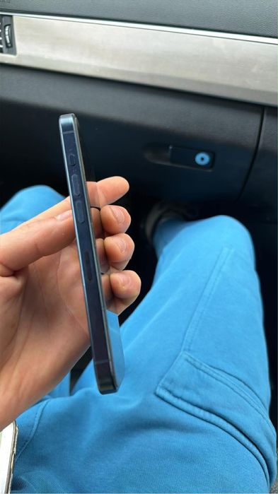 Iphone 15 pro  blue
