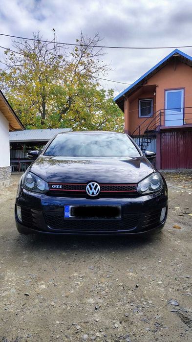 Volkswagen Golf 6 1.6 TDI 105CP+ (Soft) - pachet GTI interior-exterior
