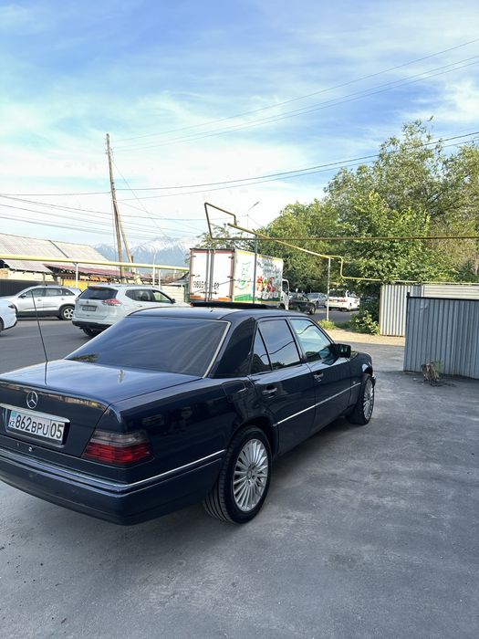Продам Мерседес 124 Е280