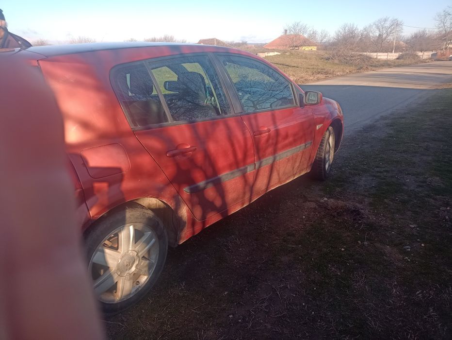 Renault Megane 2  + una de piese