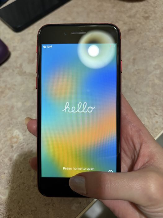 Iphone 8                                                    64 gb red