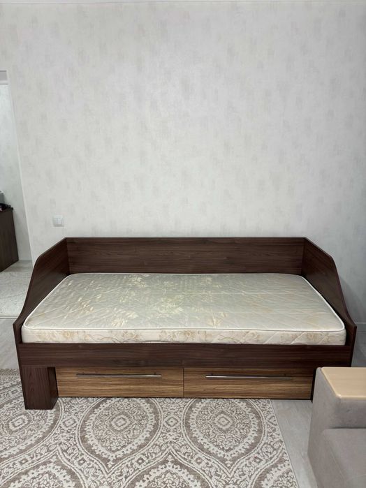 Спальный гарнитур, жилая комната