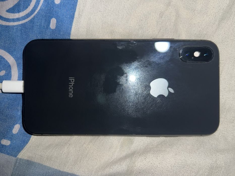 Айфон Xs в хорошем состояние