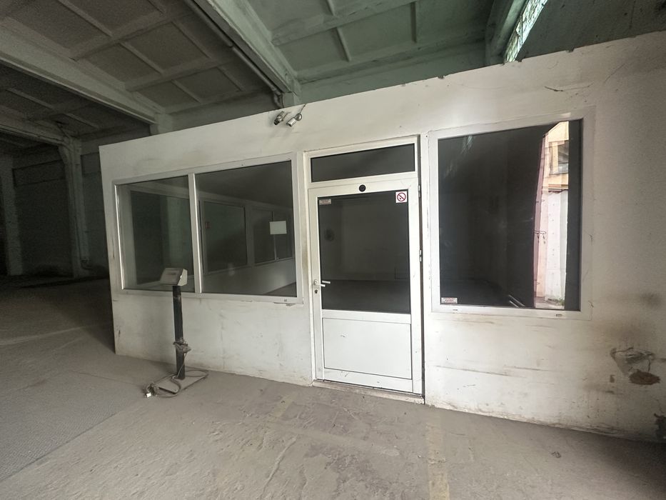 Inchiriem hala 2200 m