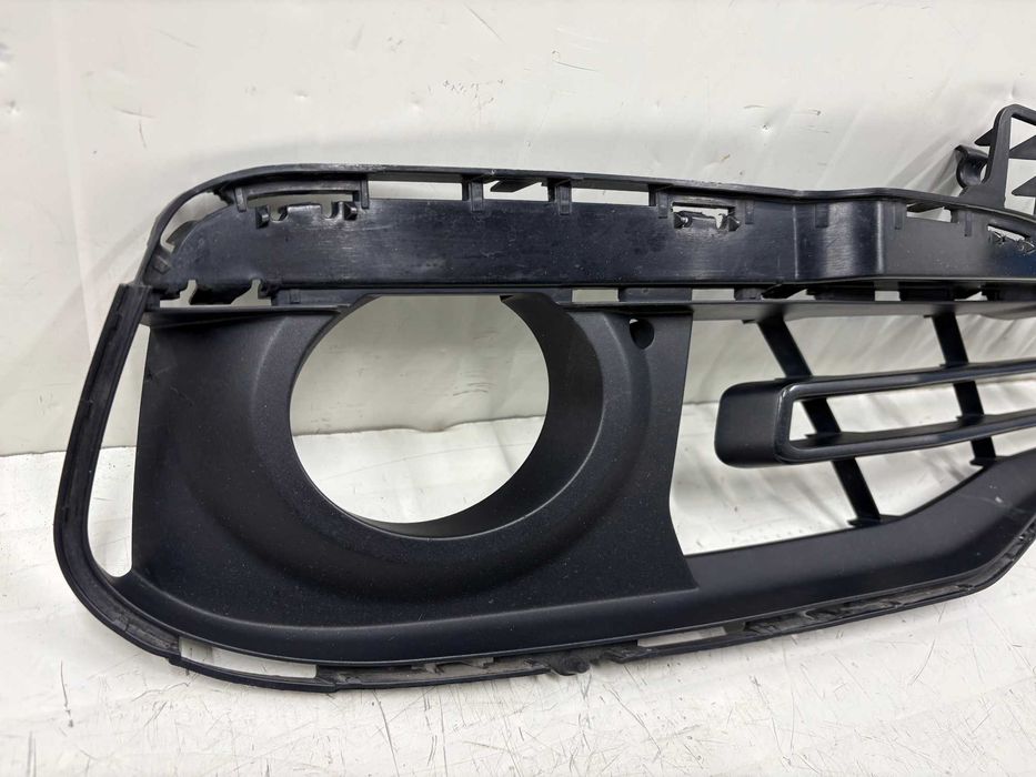 Дясна решетка предна броня БМВ Ф30 Ф31 Фейс BMW F30LCI F31LCI