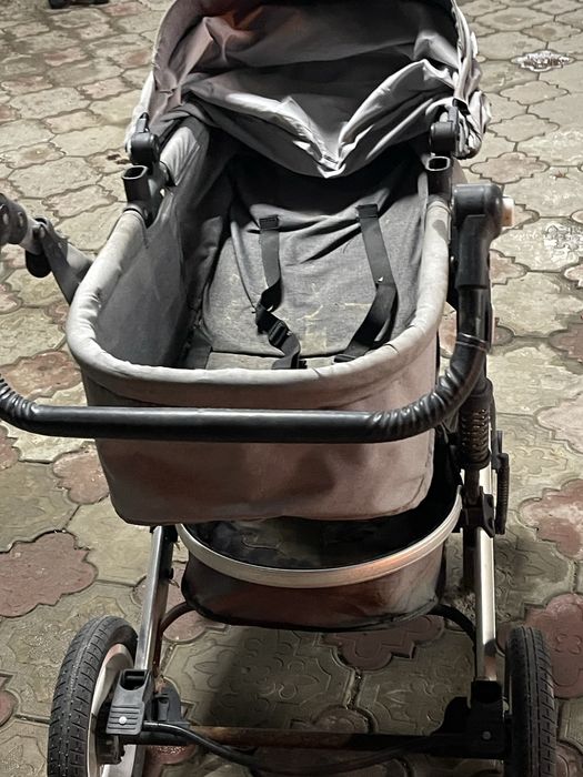 Коляска гарантия нету