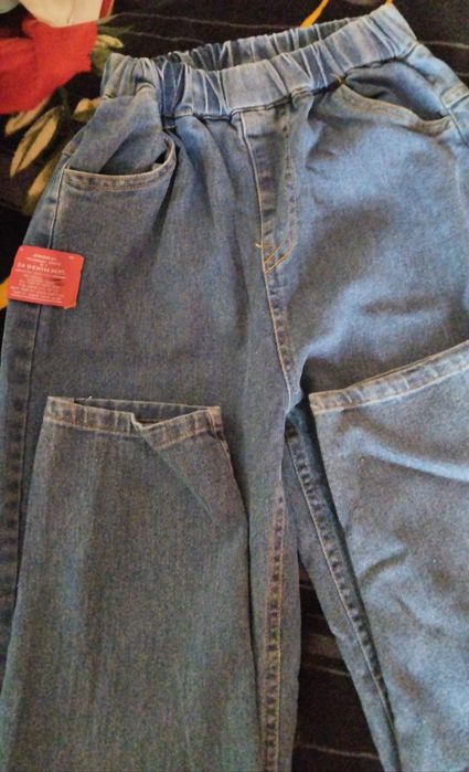 Продам Джинсы новые
